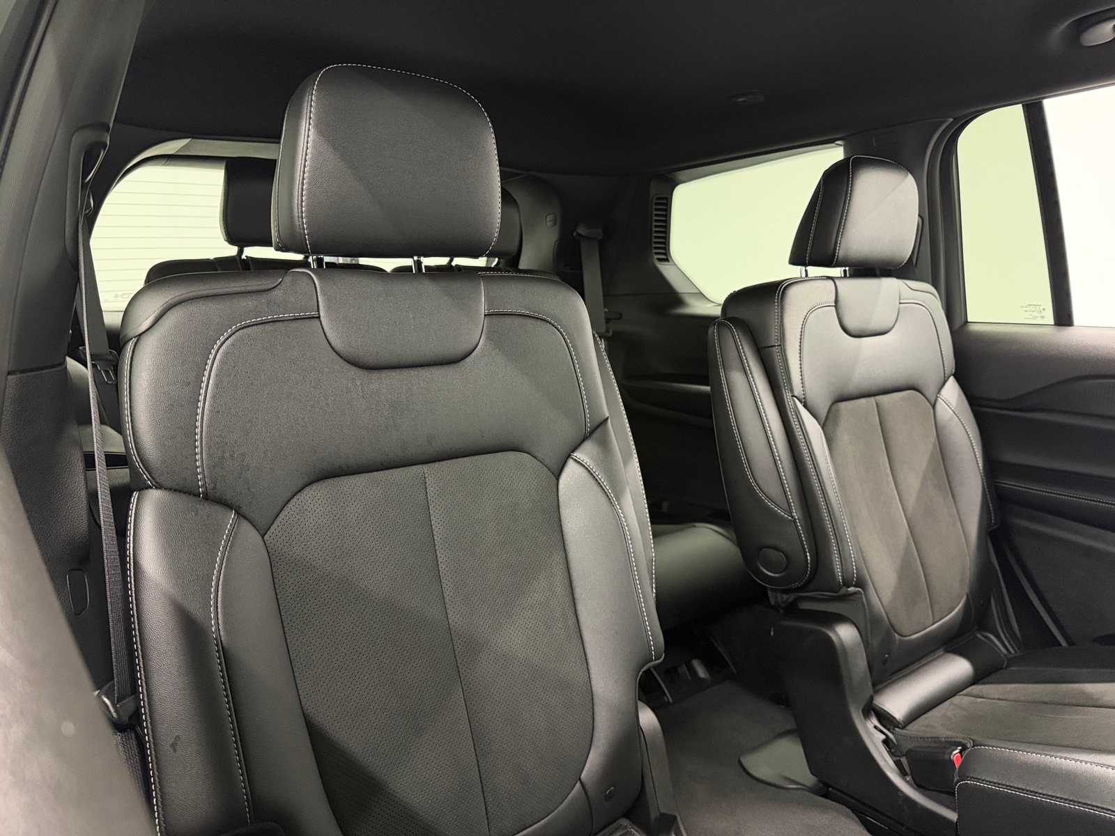 Thumbnail: 2023 Jeep Grand Cherokee L - 5