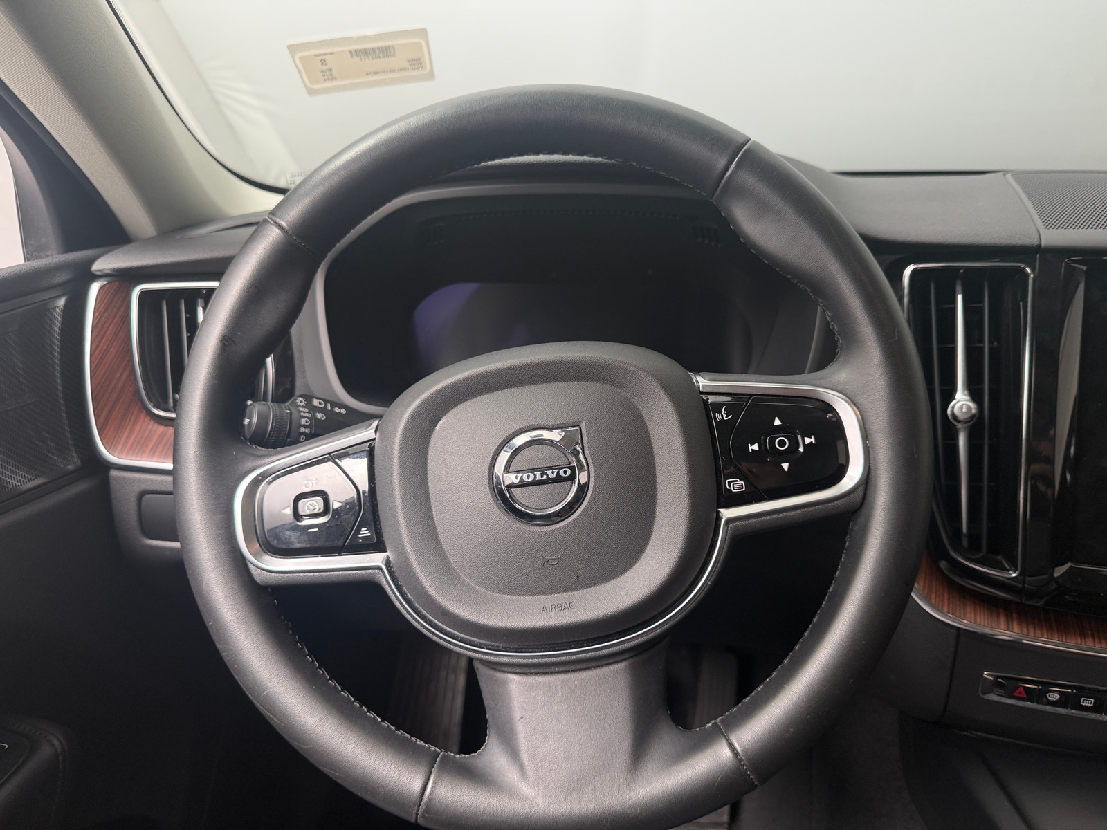 Thumbnail: 2024 Volvo XC60 - 4