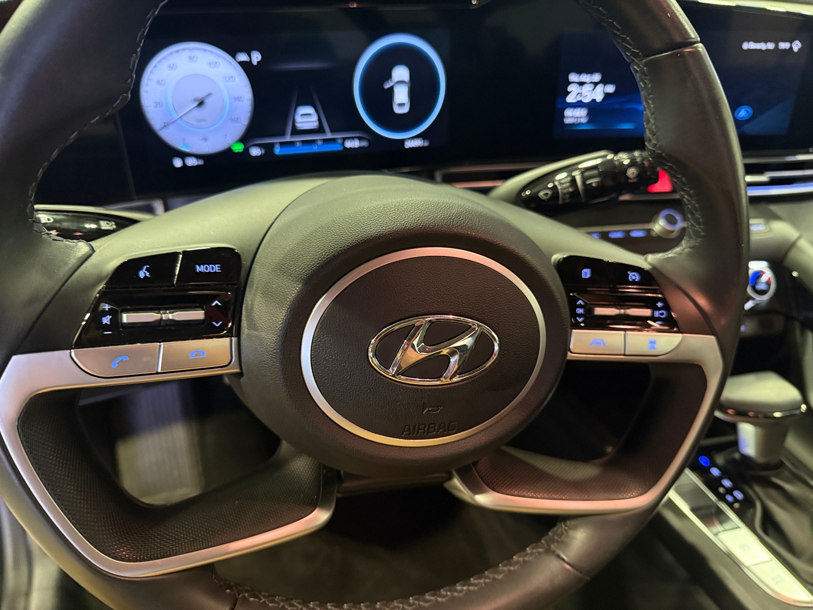 Thumbnail: 2023 Hyundai Elantra - 4