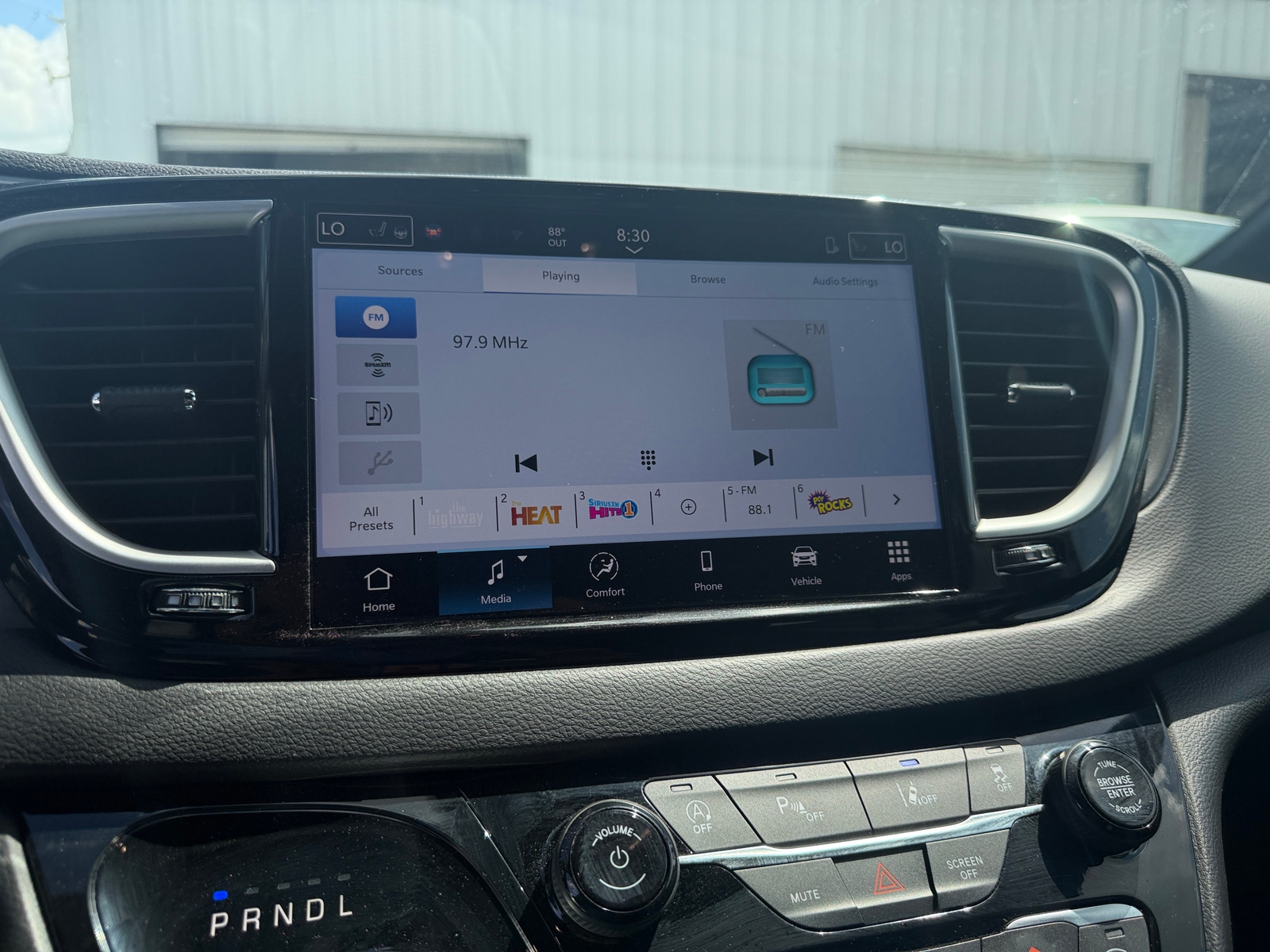 Thumbnail: 2026 Chrysler Pacifica - 3