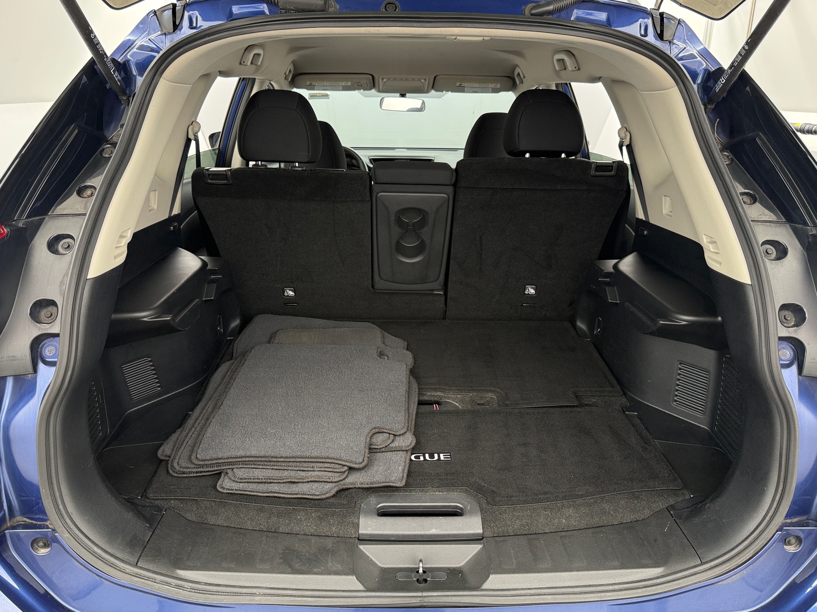 Thumbnail: 2017 Nissan Rogue - 7