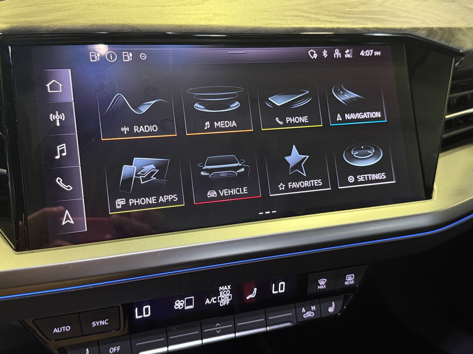 Thumbnail: 2023 Audi Q4 e-tron - 3