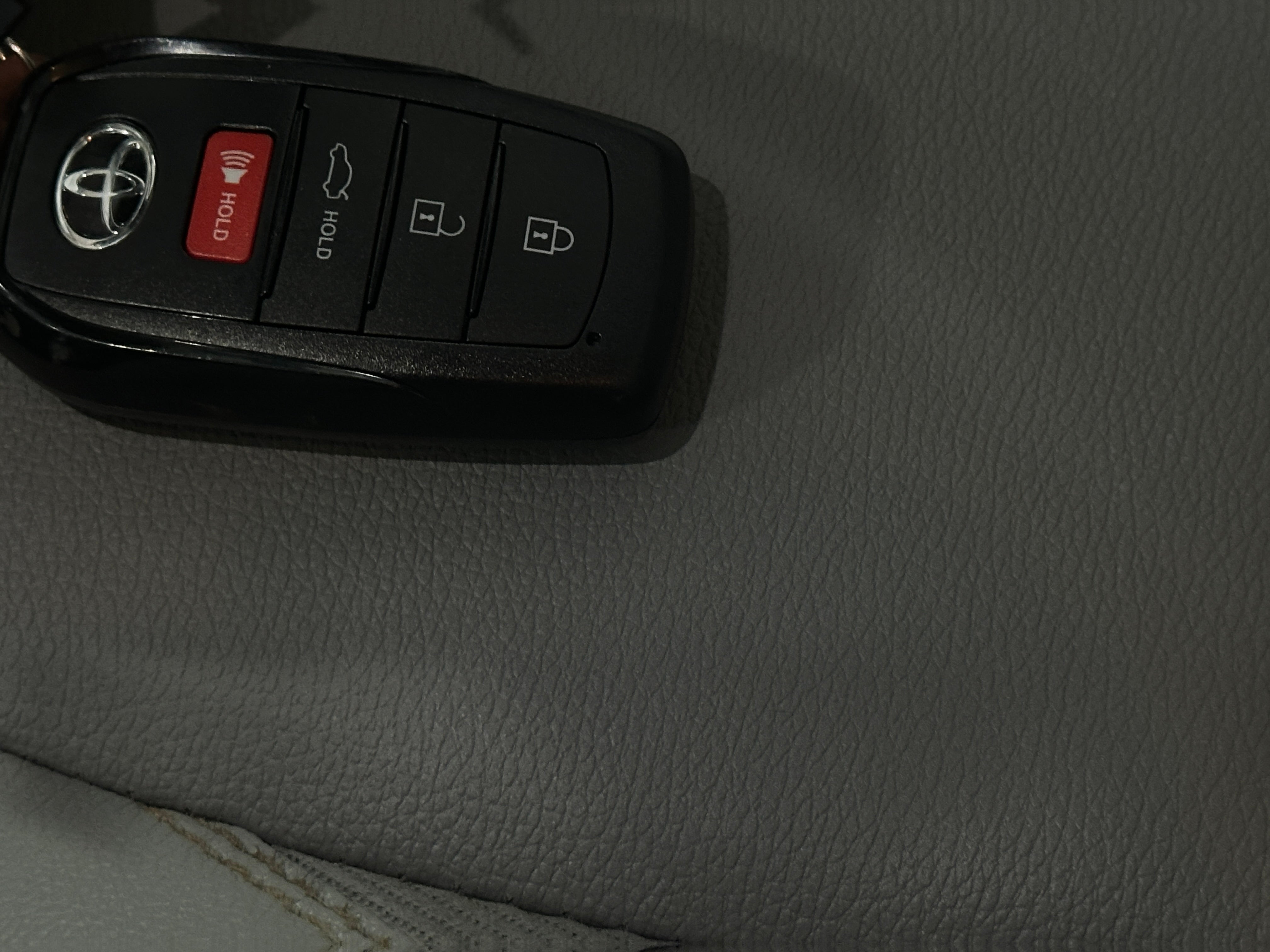 2025 Toyota Camry SE - Photo 11