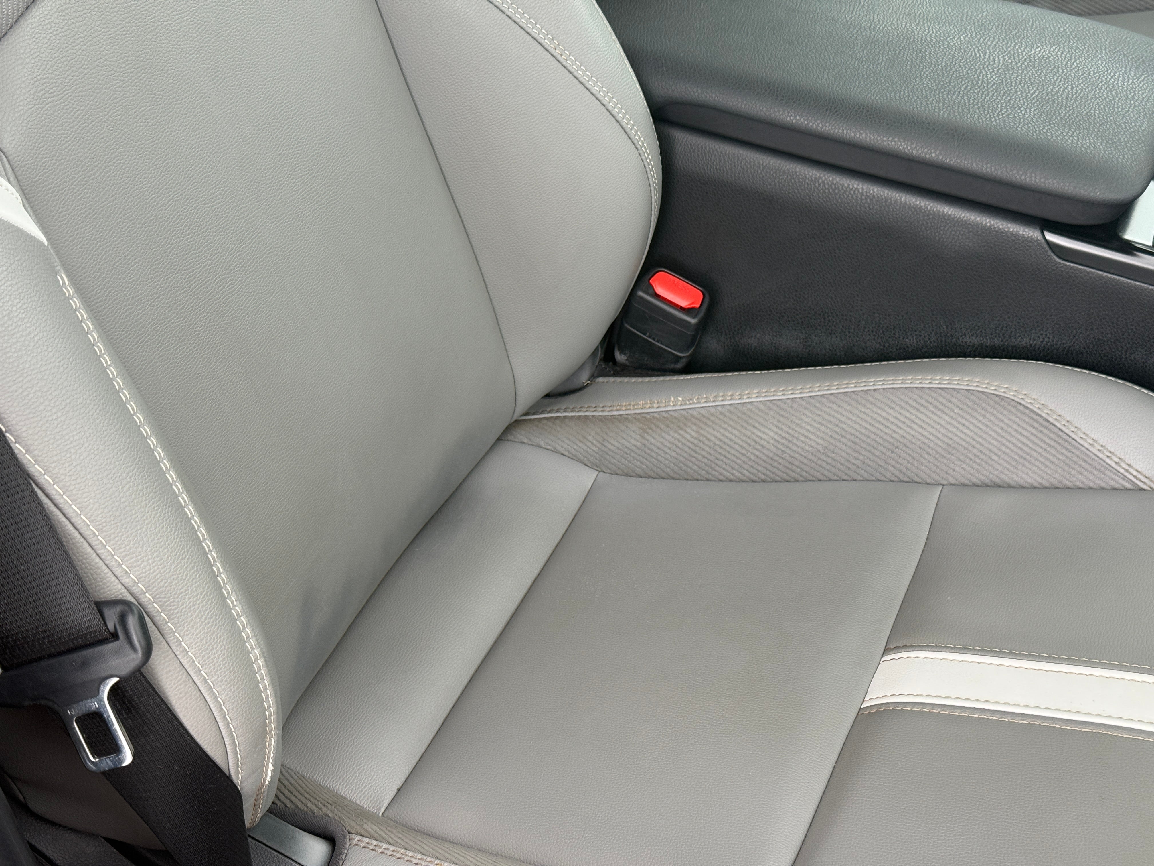 2025 Toyota Camry SE - Photo 20