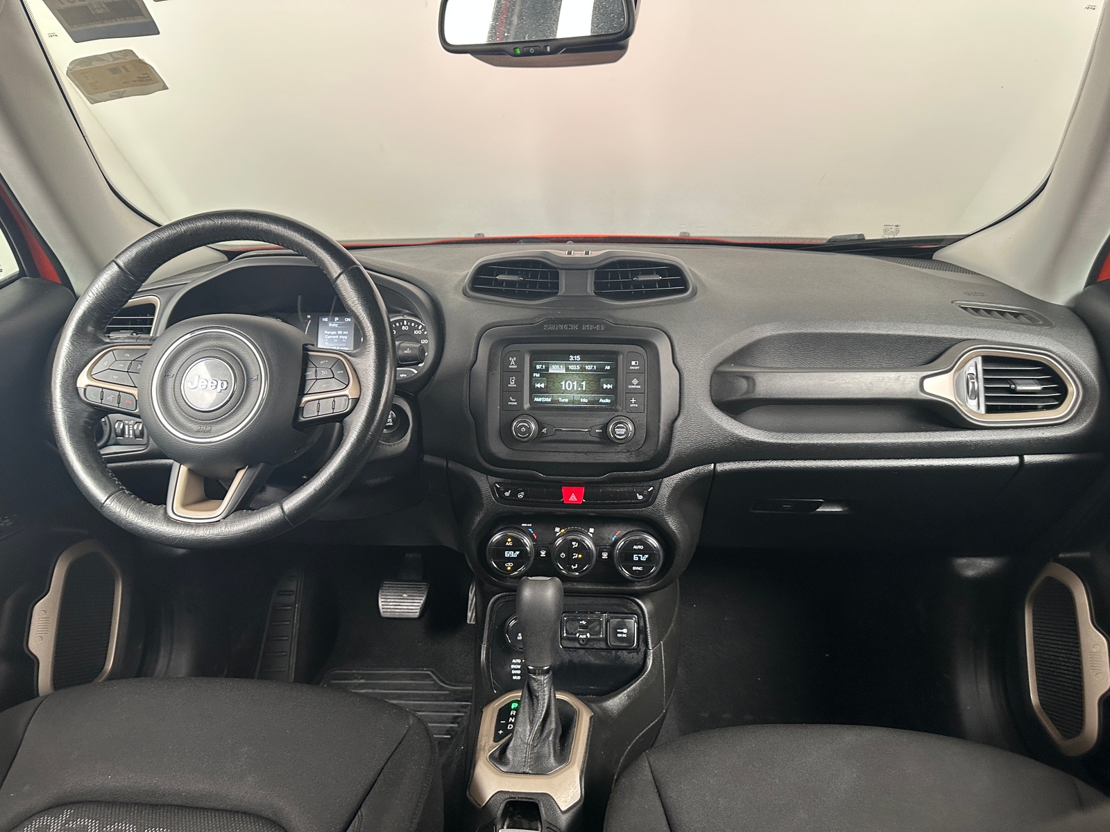Thumbnail: 2017 Jeep Renegade - 3