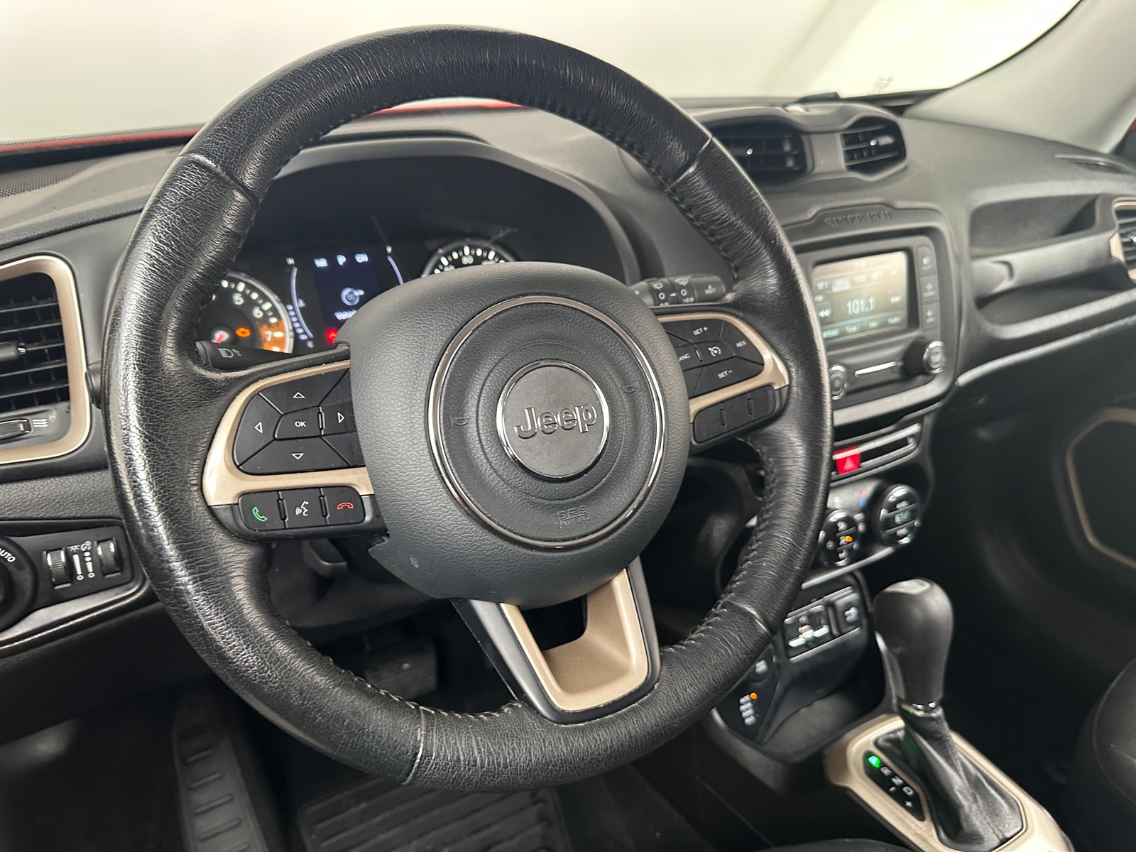 Thumbnail: 2017 Jeep Renegade - 5