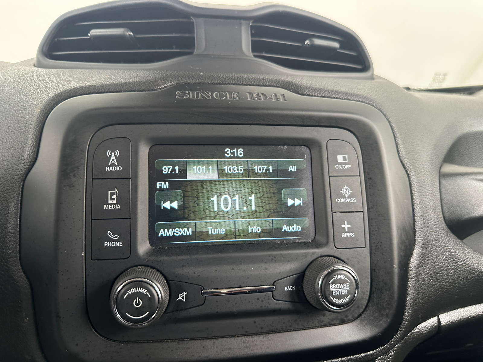 Thumbnail: 2017 Jeep Renegade - 4