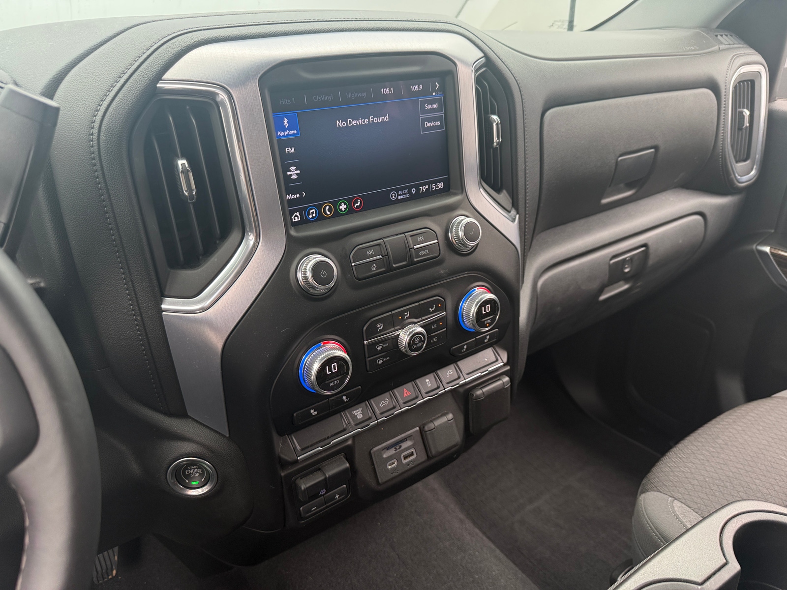 Thumbnail: 2022 GMC Sierra 3500 - 4