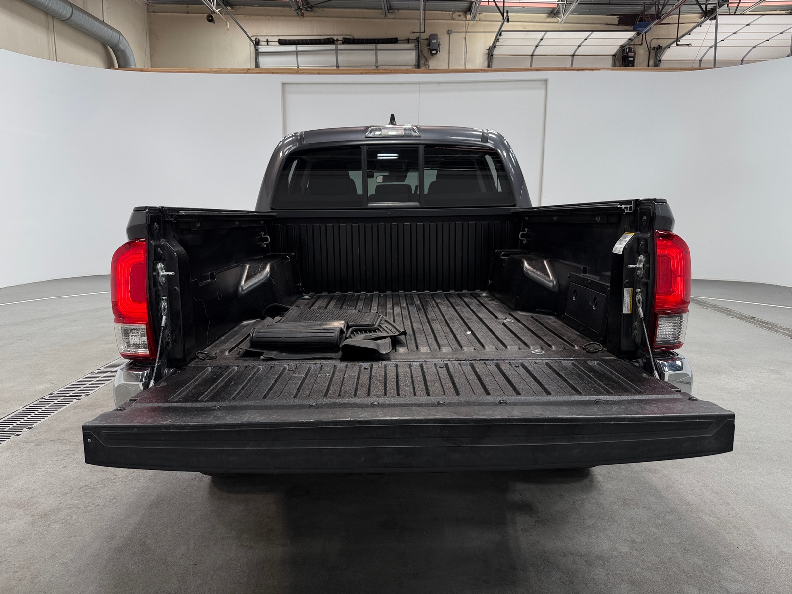 Thumbnail: 2021 Toyota Tacoma - 7
