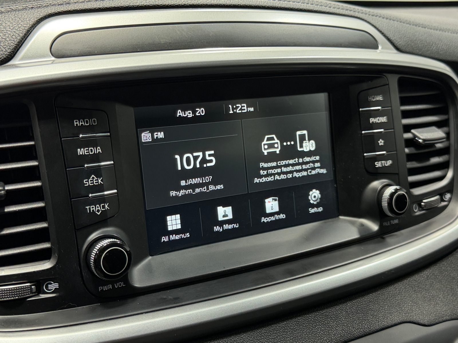 Thumbnail: 2020 Kia Sorento - 4