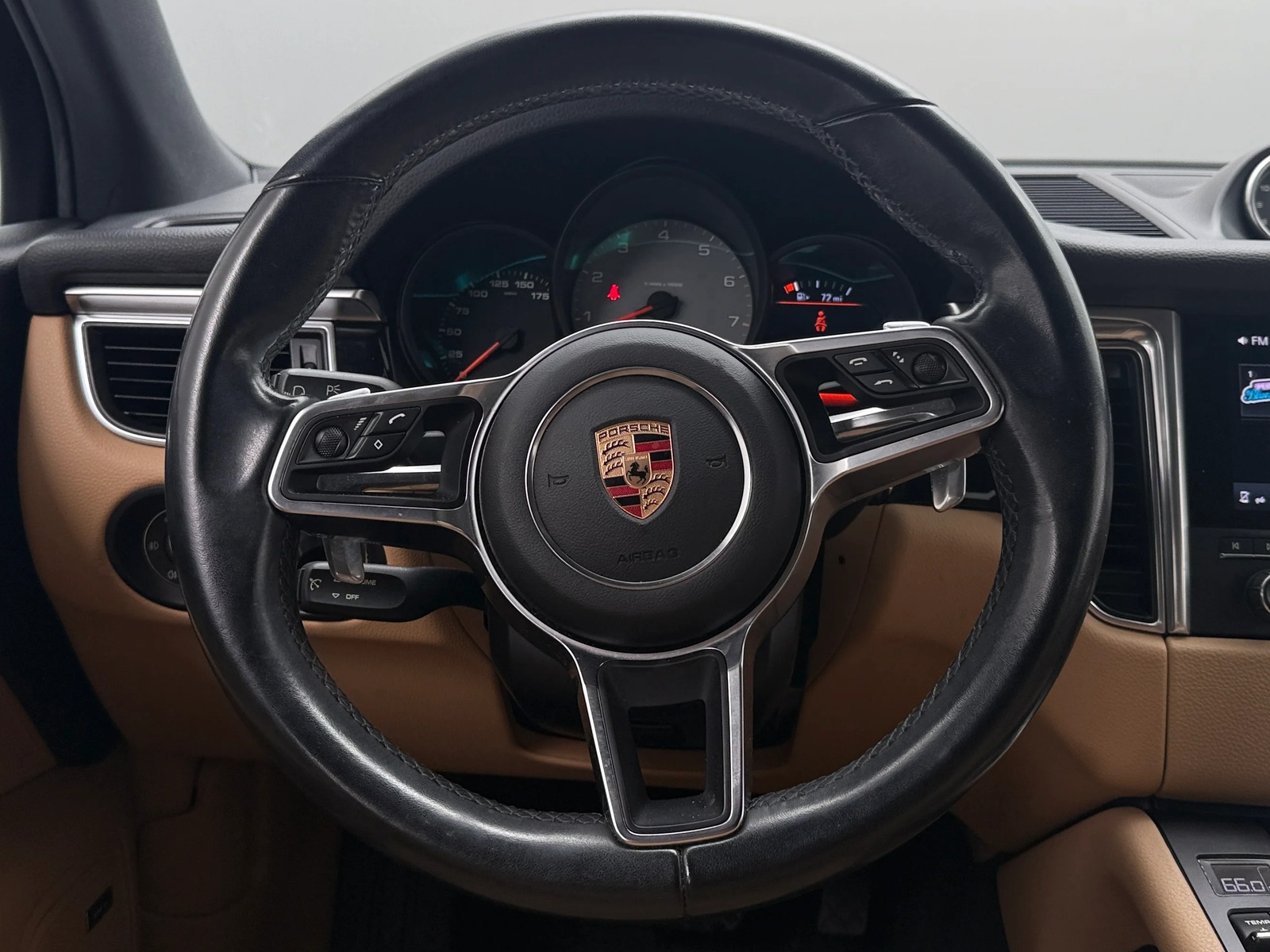 Thumbnail: 2017 Porsche Macan - 4