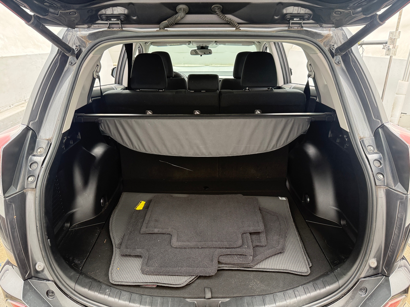 Thumbnail: 2017 Toyota RAV4 - 7