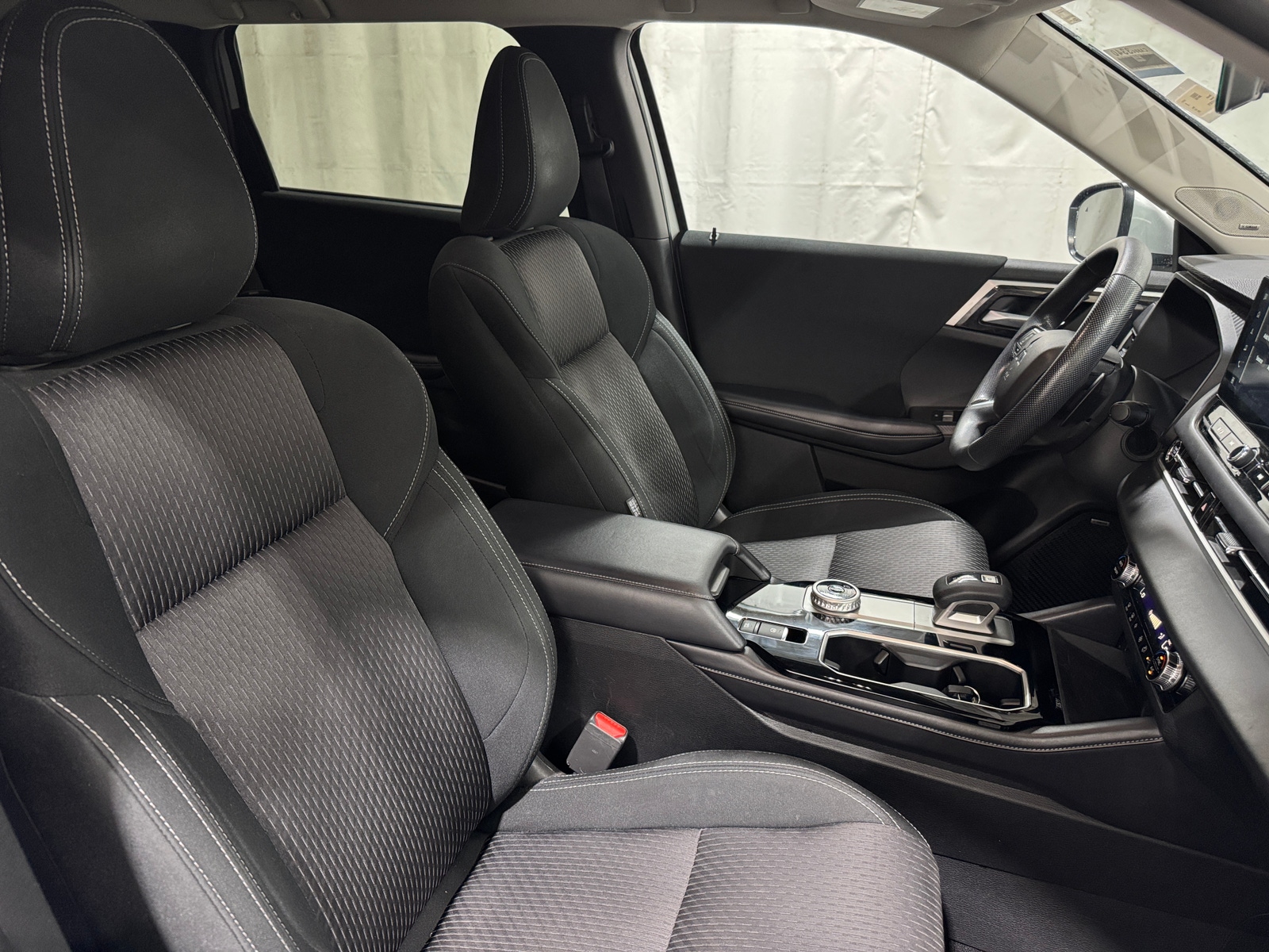 Thumbnail: 2025 Mitsubishi Outlander - 2