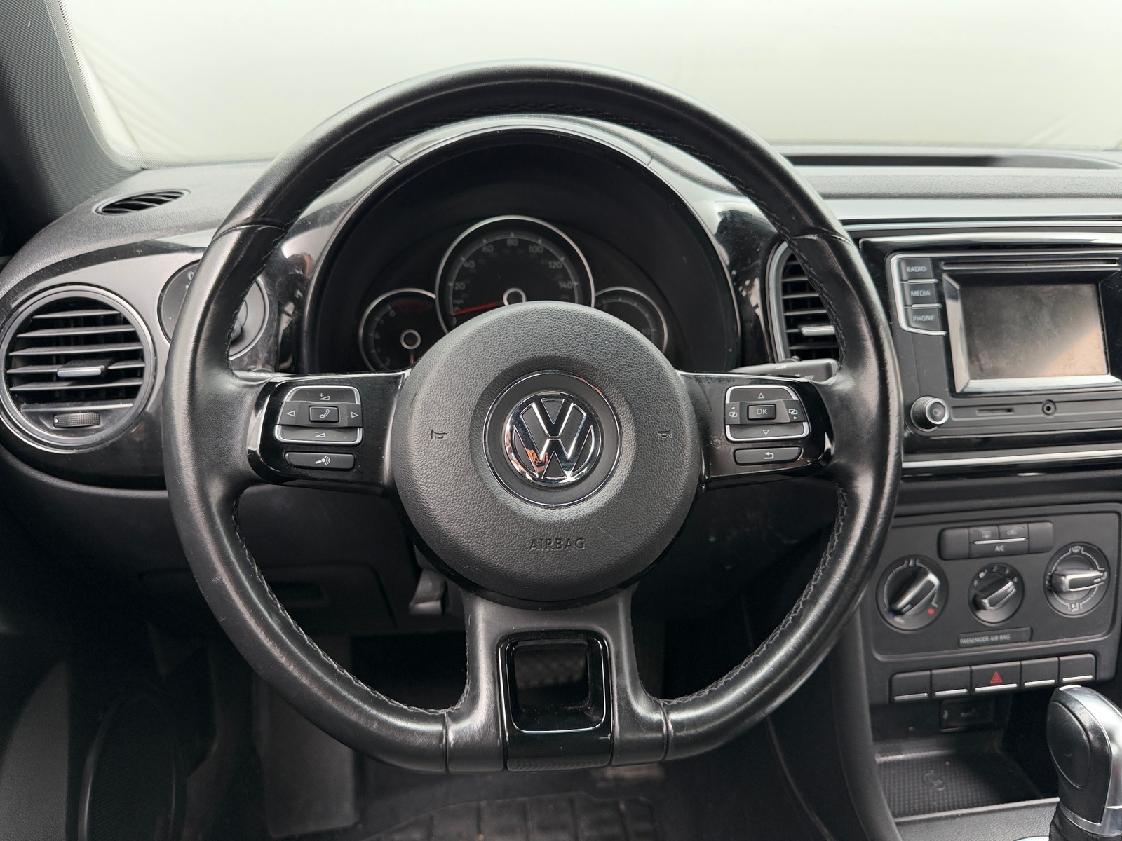 Thumbnail: 2017 Volkswagen Beetle - 4