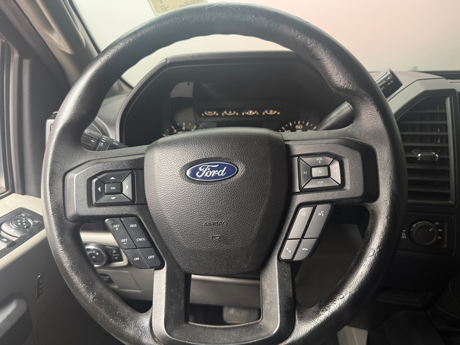 Thumbnail: 2017 Ford Econoline - 5