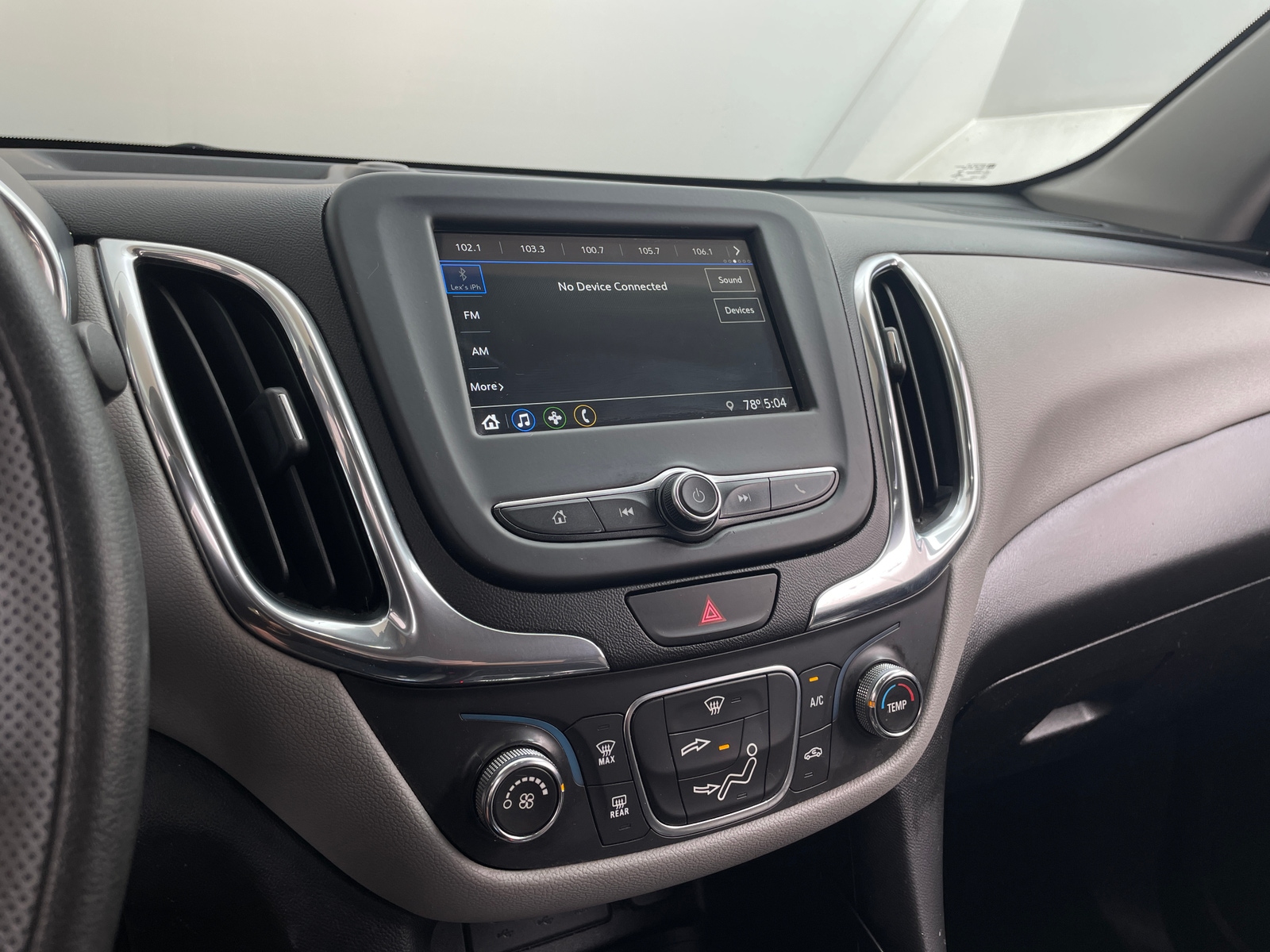 Thumbnail: 2019 Chevrolet Equinox - 4