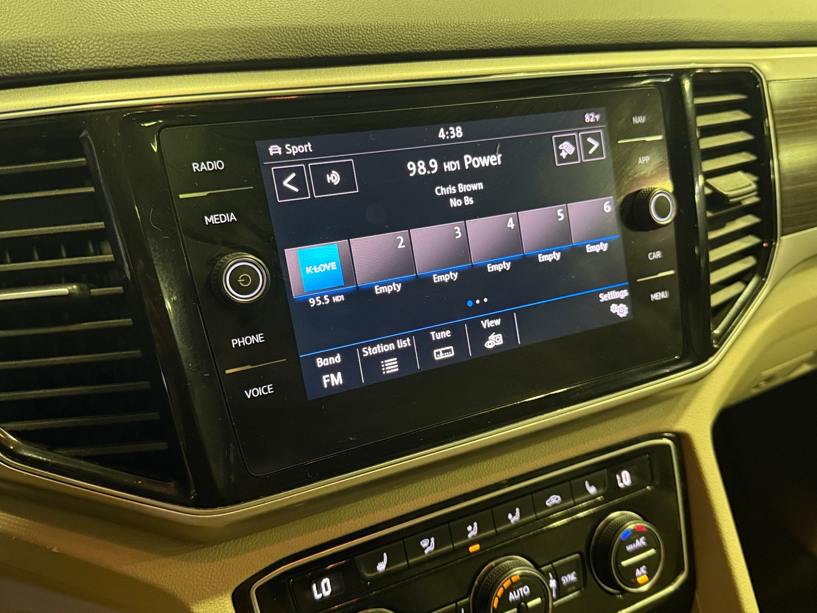 Thumbnail: 2019 Volkswagen Atlas - 3