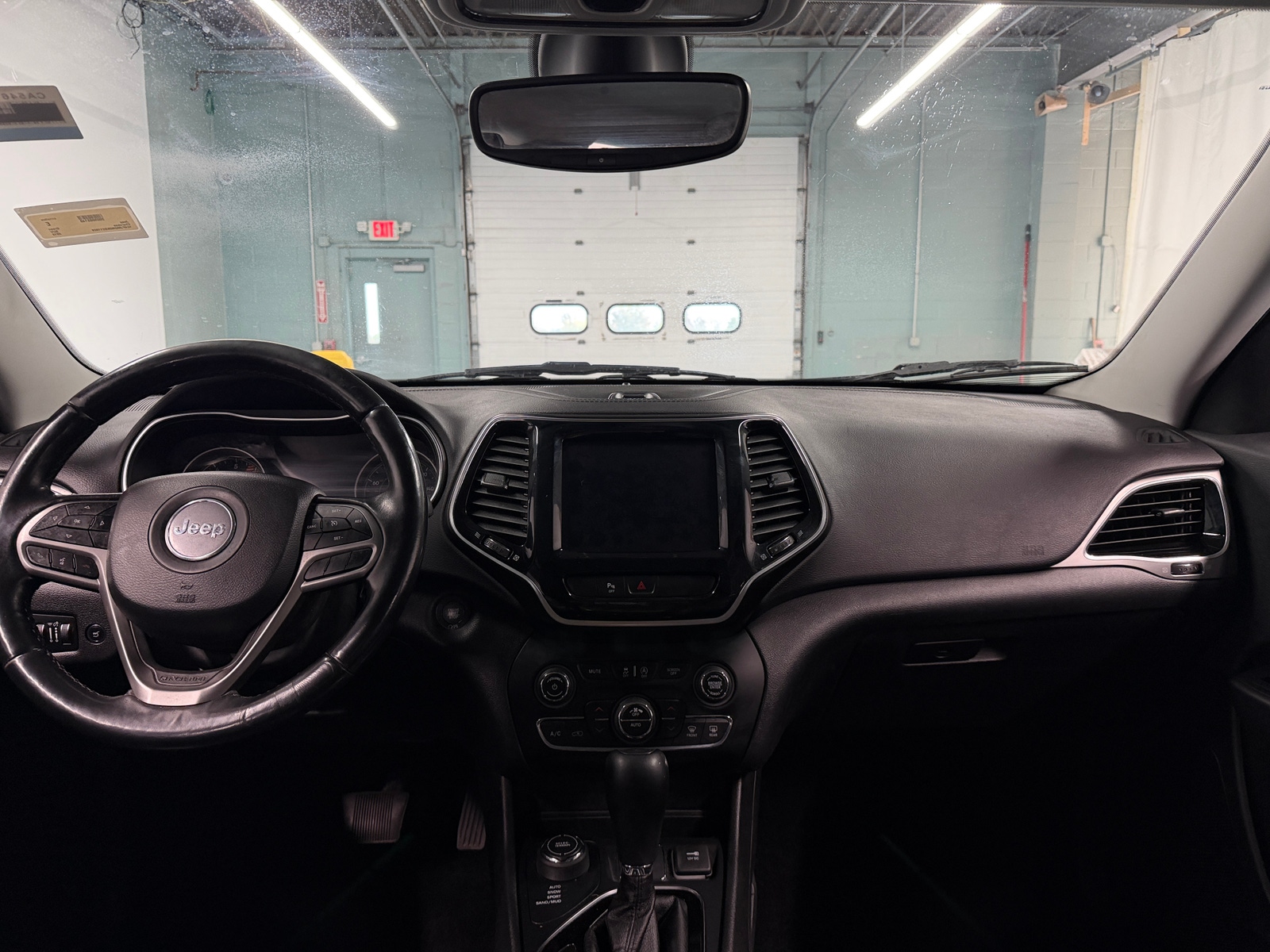 Thumbnail: 2019 Jeep Cherokee - 2