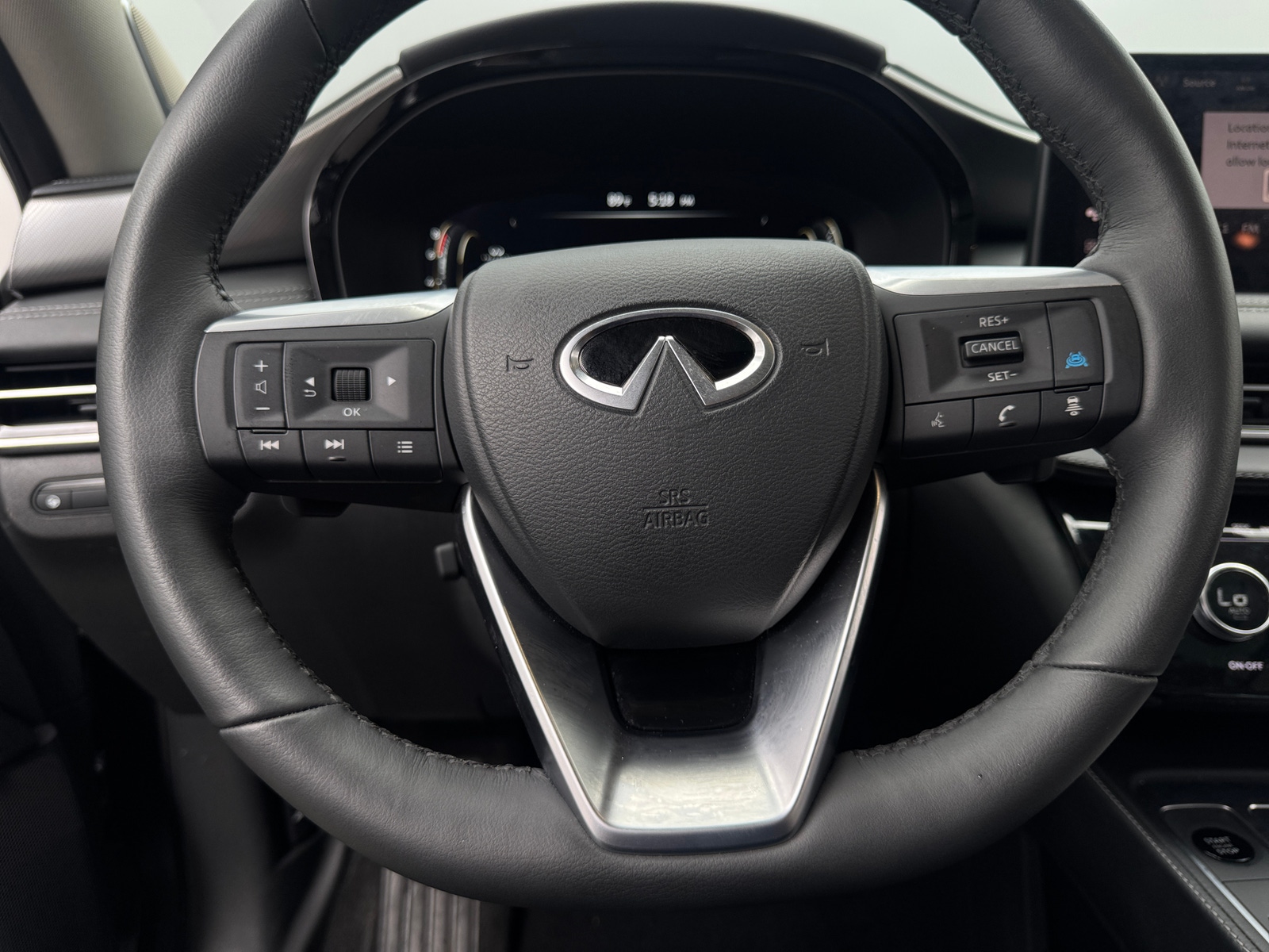 Thumbnail: 2026 INFINITI QX60 - 4