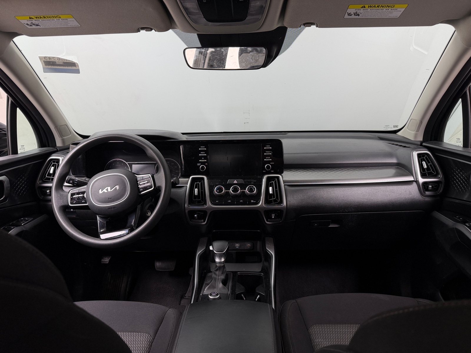 Thumbnail: 2023 Kia Sorento - 3