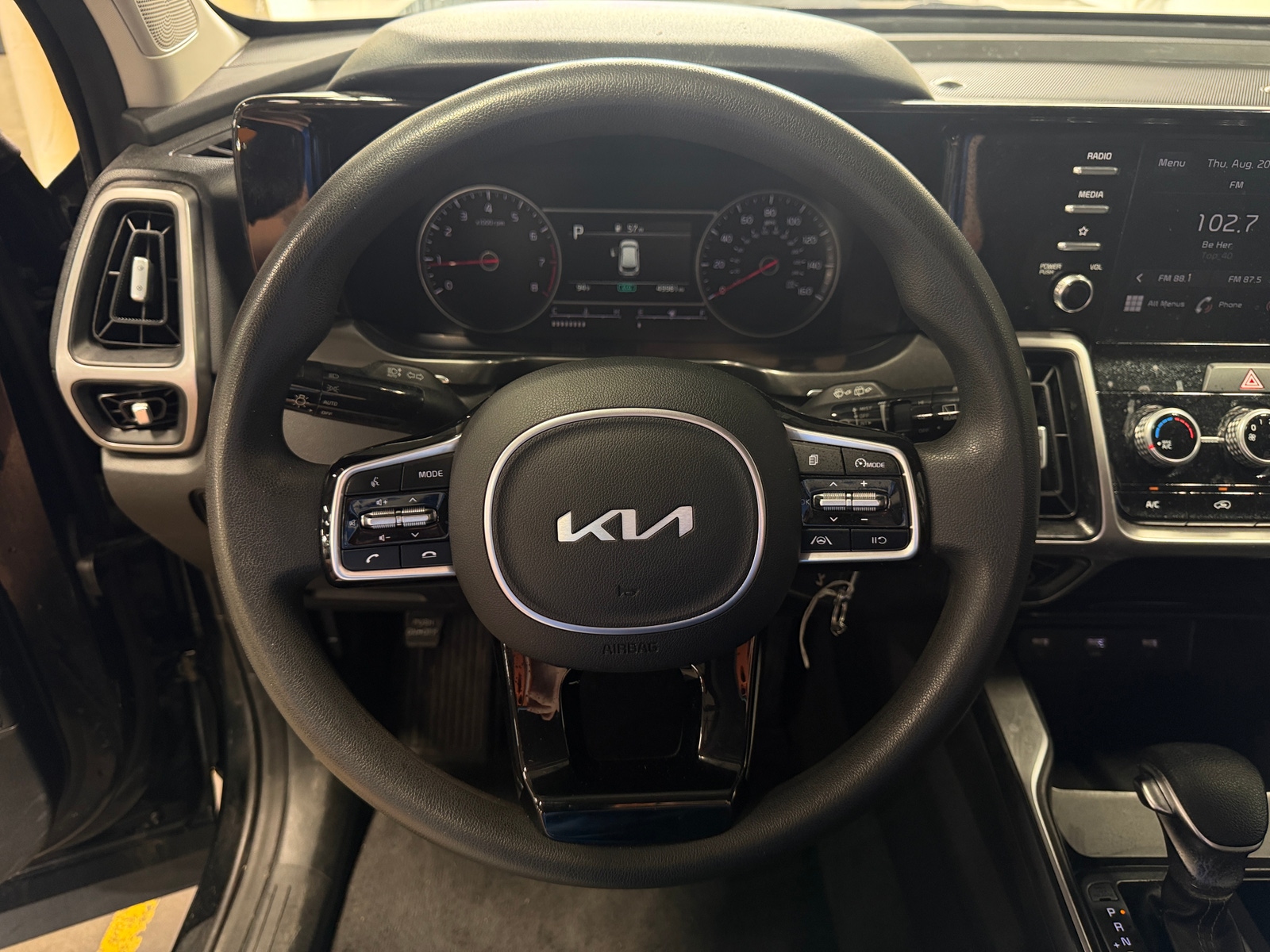 Thumbnail: 2023 Kia Sorento - 5