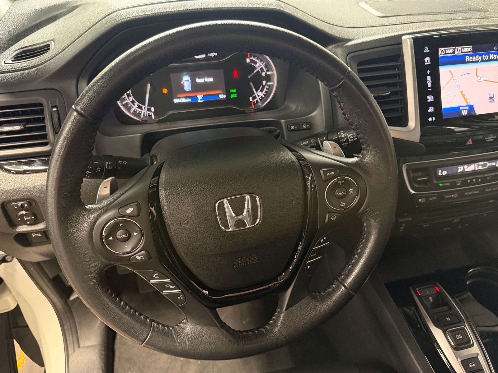 Thumbnail: 2017 Honda Pilot - 4