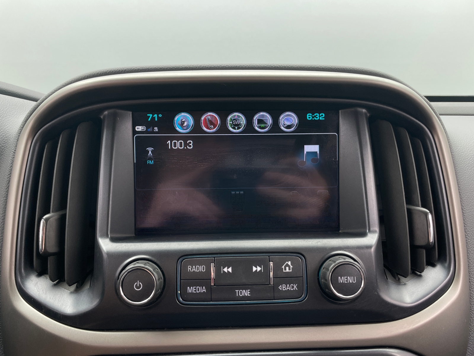 Thumbnail: 2017 Chevrolet Colorado - 3