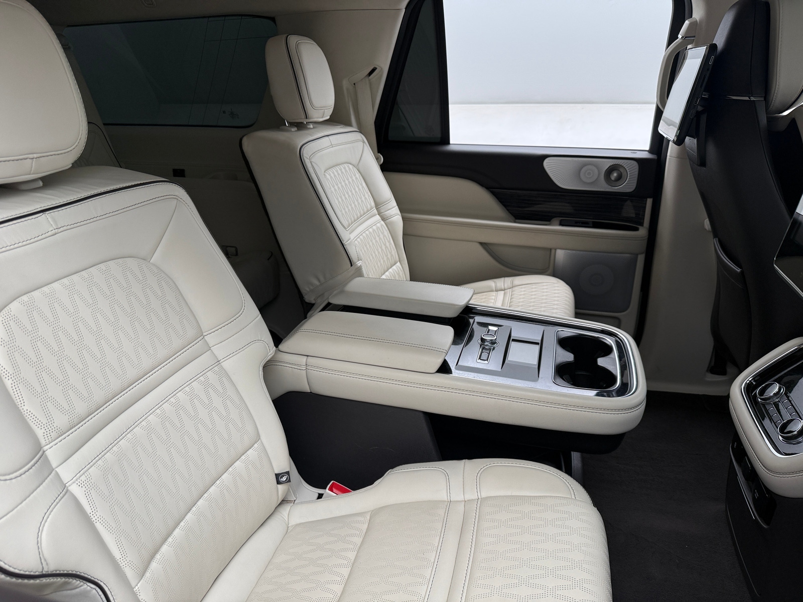 Thumbnail: 2020 Lincoln Navigator L - 5