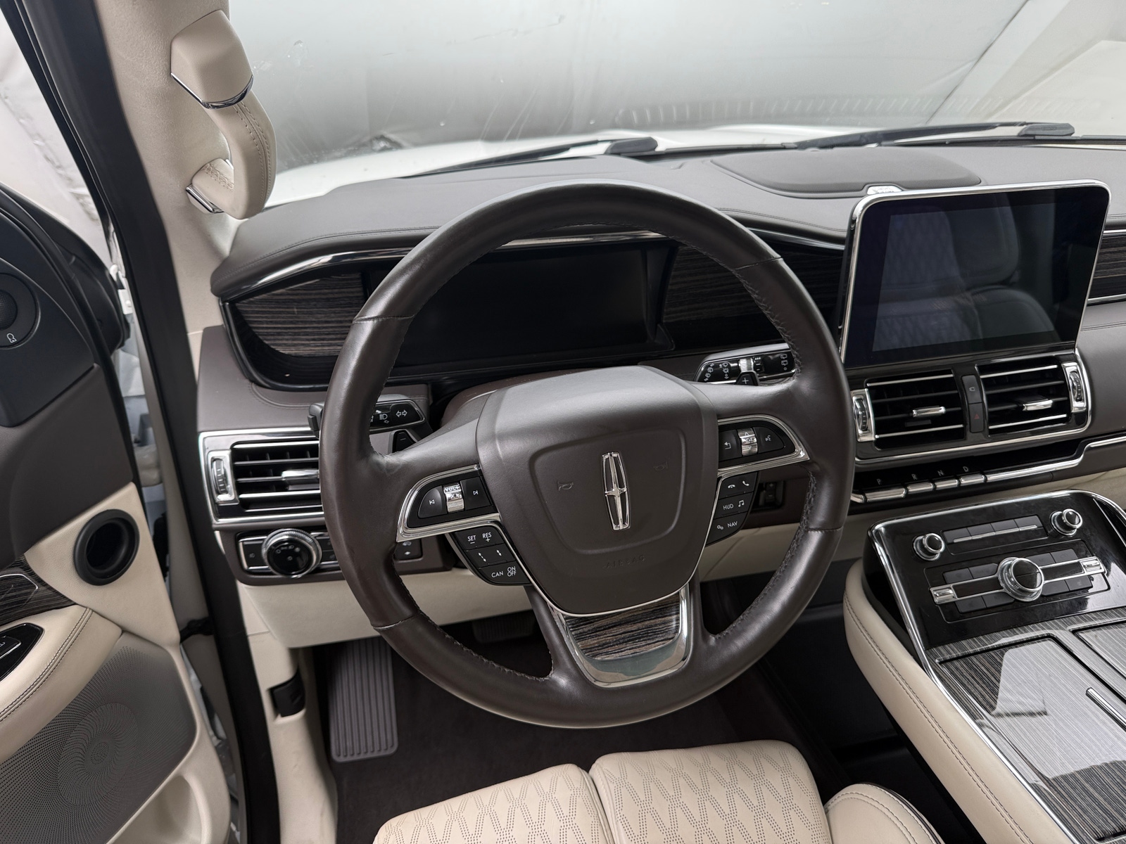Thumbnail: 2020 Lincoln Navigator L - 4