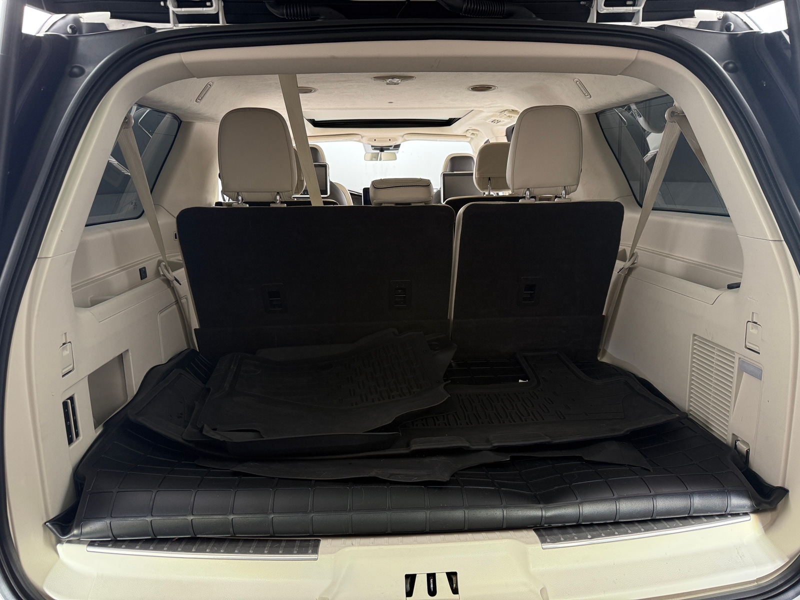 Thumbnail: 2020 Lincoln Navigator L - 6