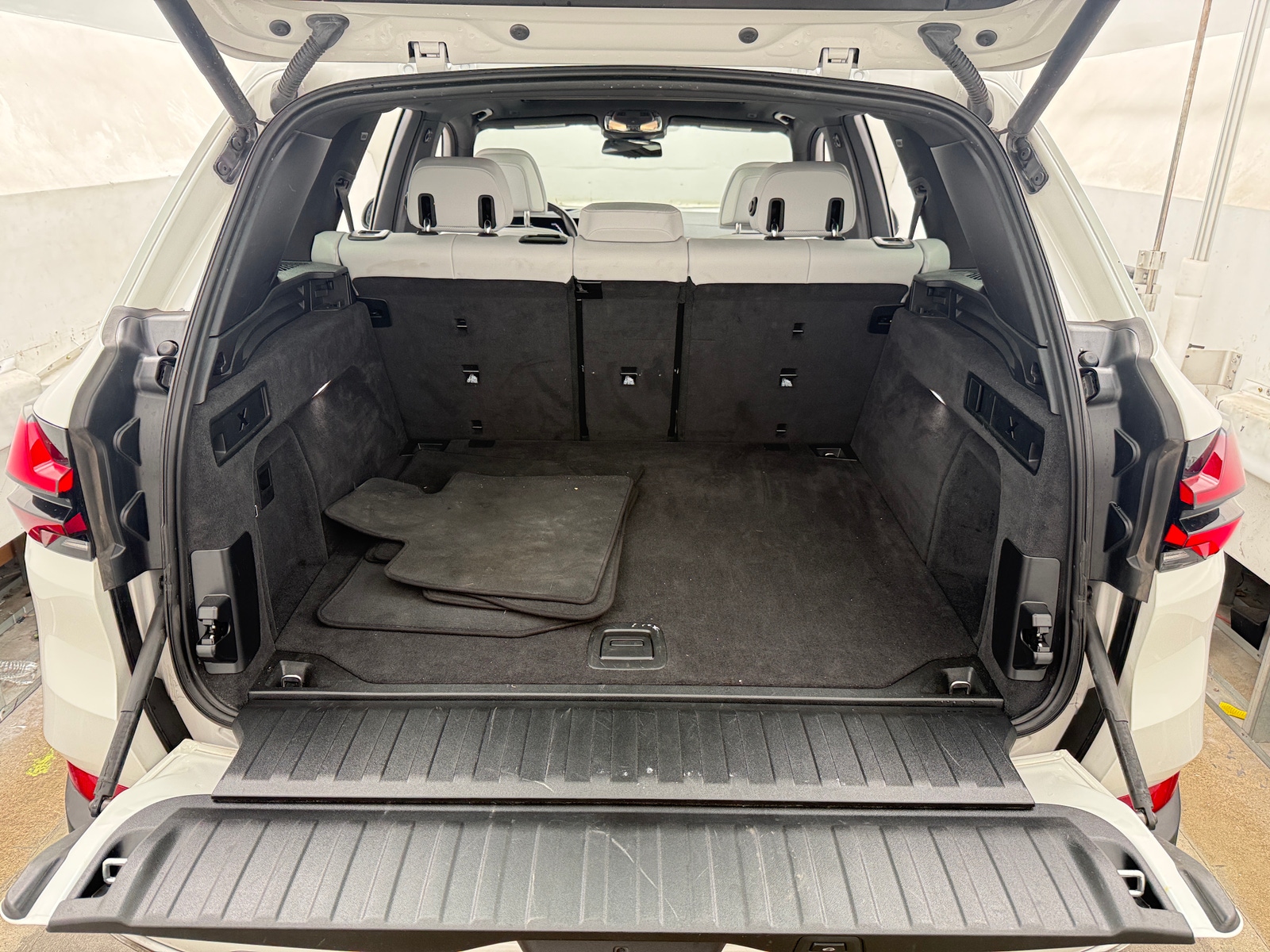 Thumbnail: 2025 BMW X5 - 7