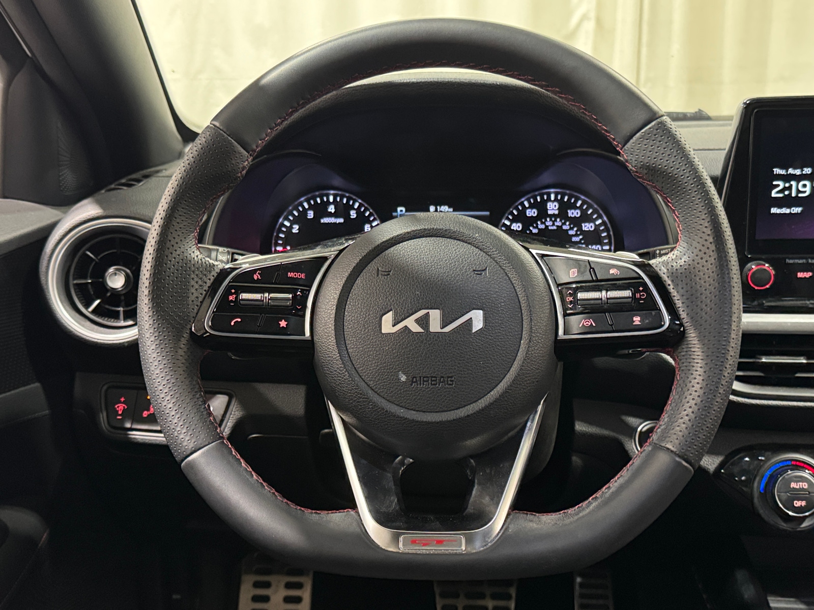Thumbnail: 2023 Kia Forte - 4