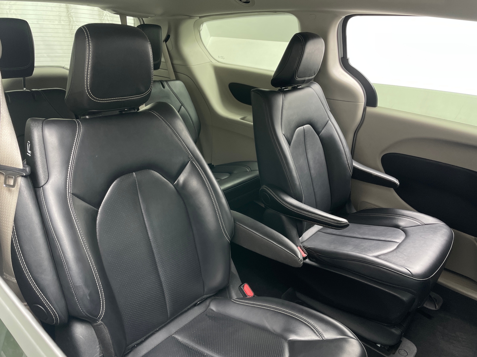 Thumbnail: 2024 Chrysler Pacifica - 5