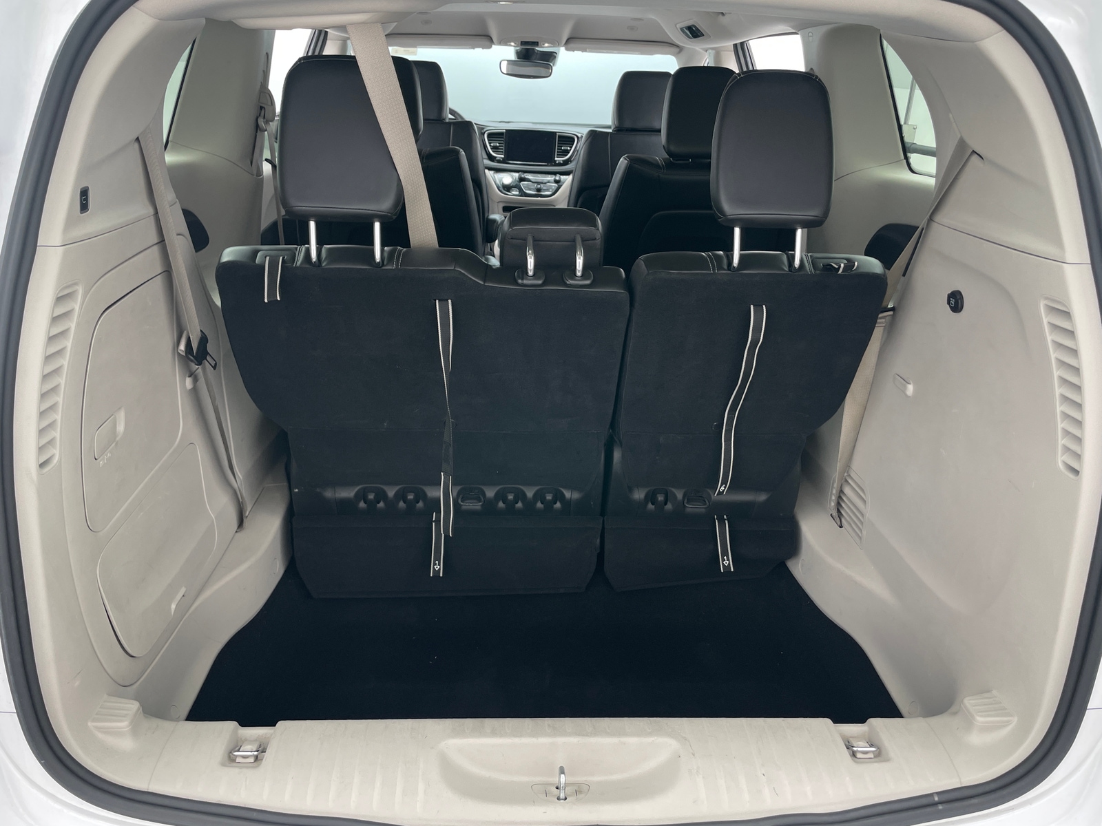 Thumbnail: 2024 Chrysler Pacifica - 6