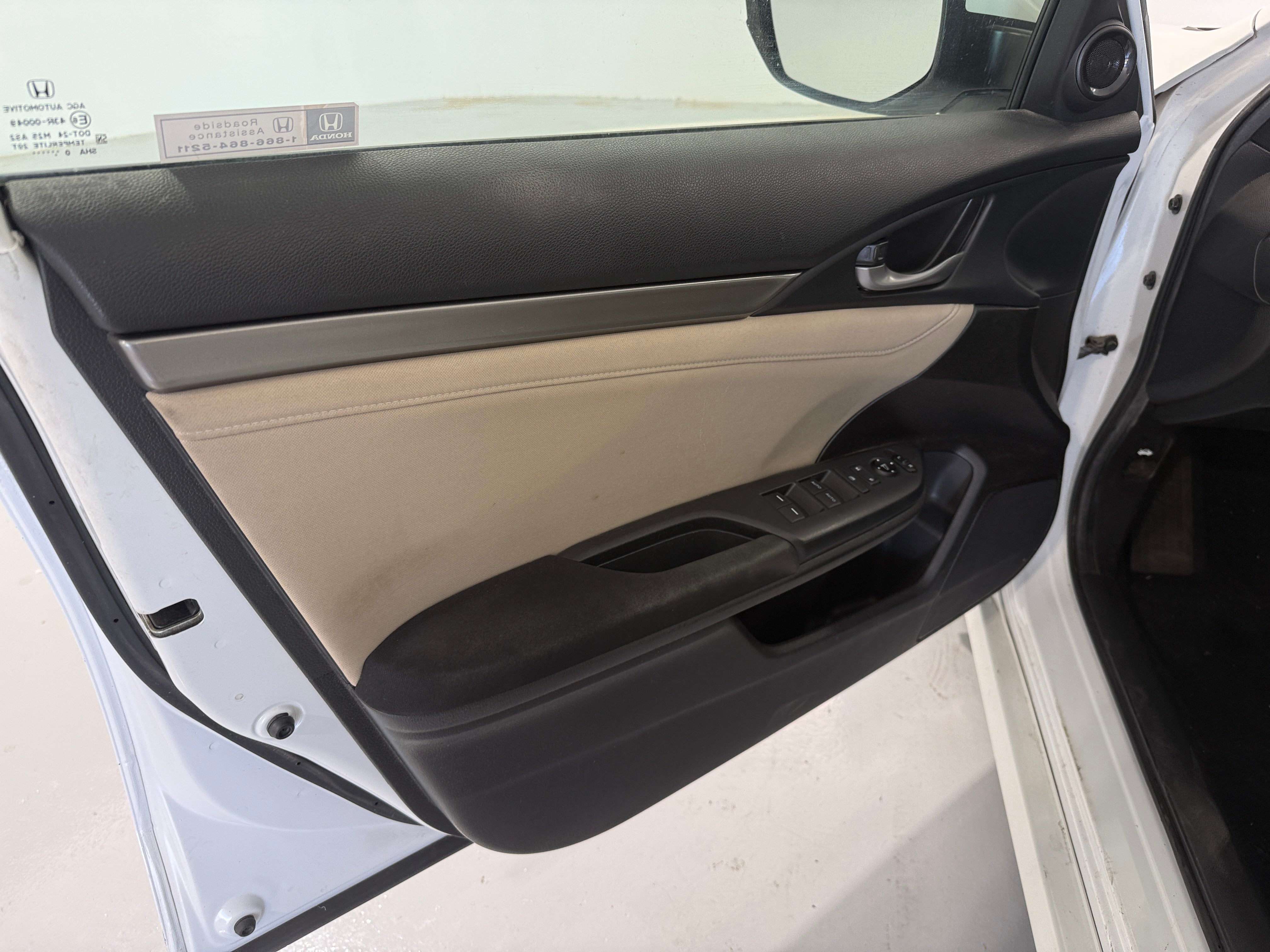 2021 Honda Civic Hatchback EX - Photo 4