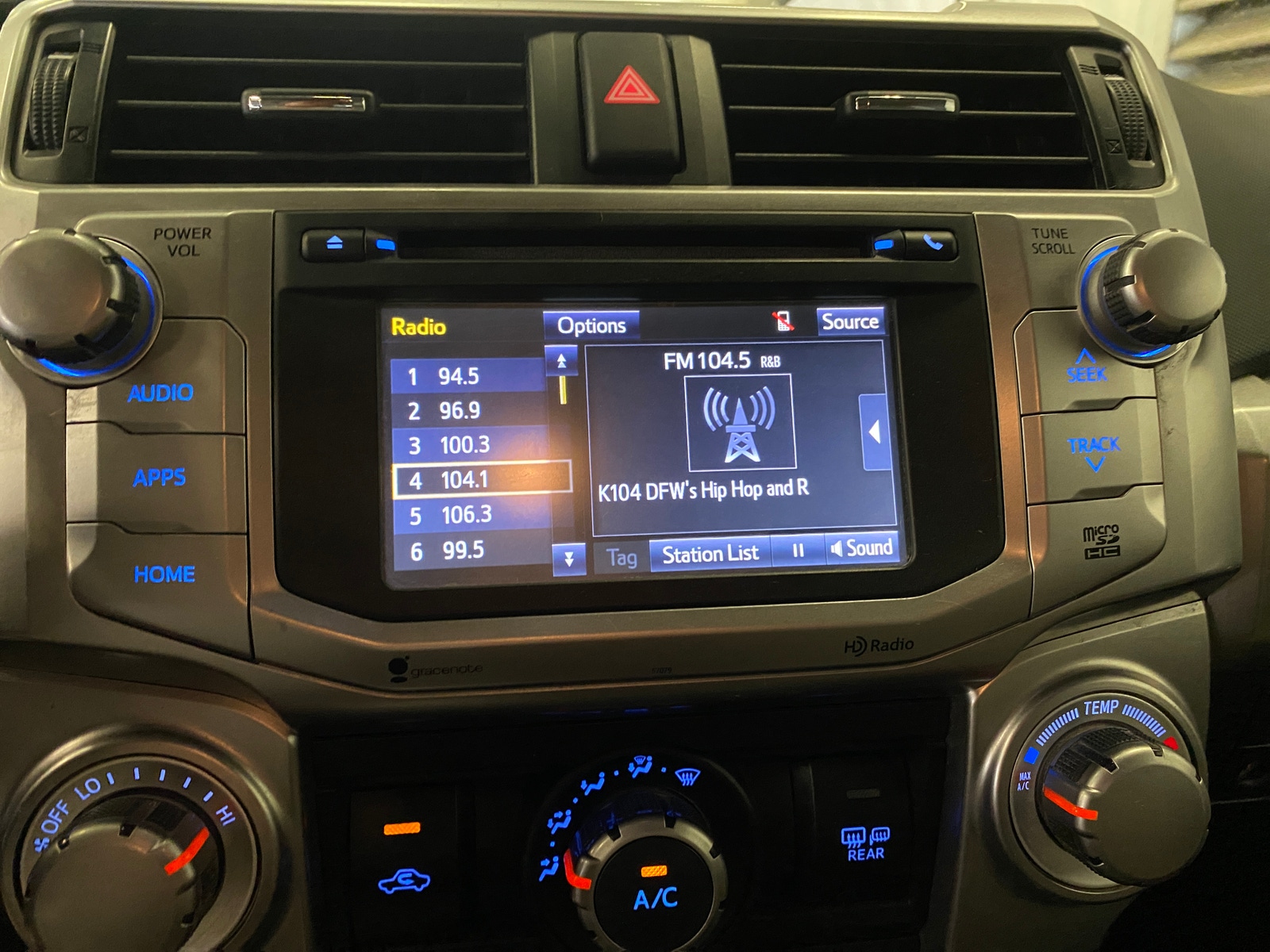 Thumbnail: 2015 Toyota 4Runner - 3