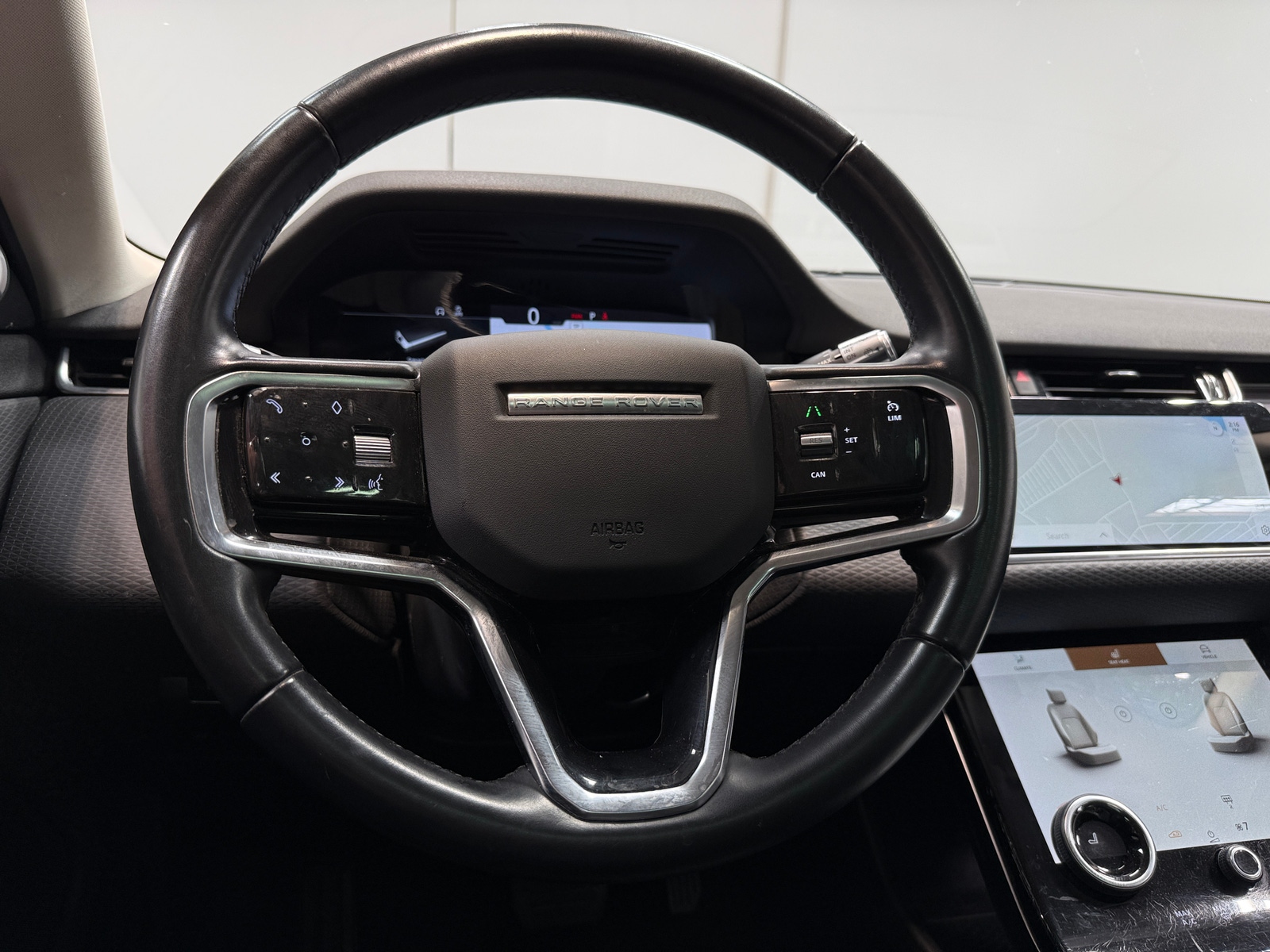 Thumbnail: 2021 Land Rover Range Rover Evoque - 4