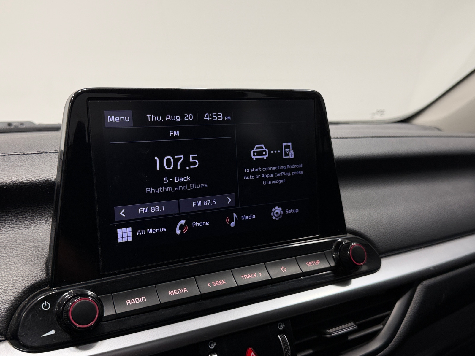 Thumbnail: 2022 Kia Forte - 4
