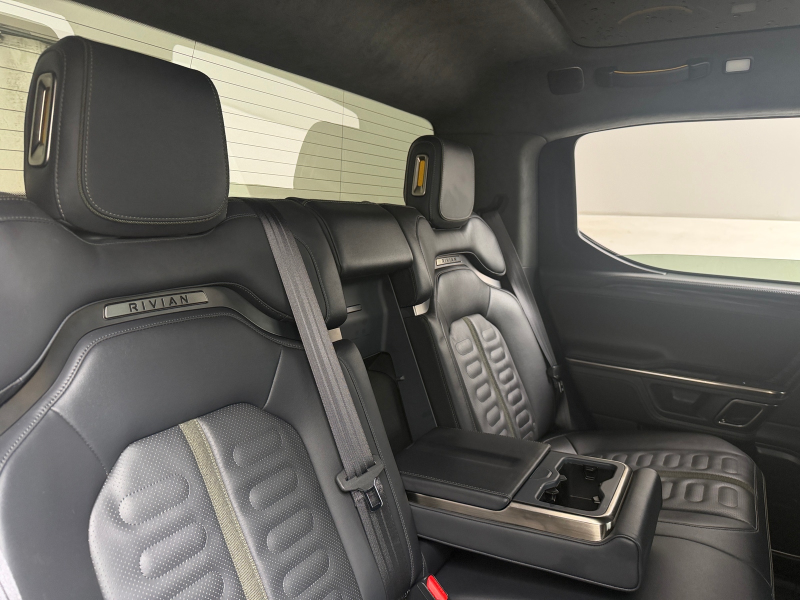 Thumbnail: 2022 Rivian R1T - 5