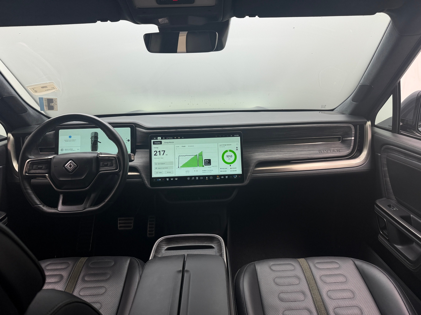 Thumbnail: 2022 Rivian R1T - 2
