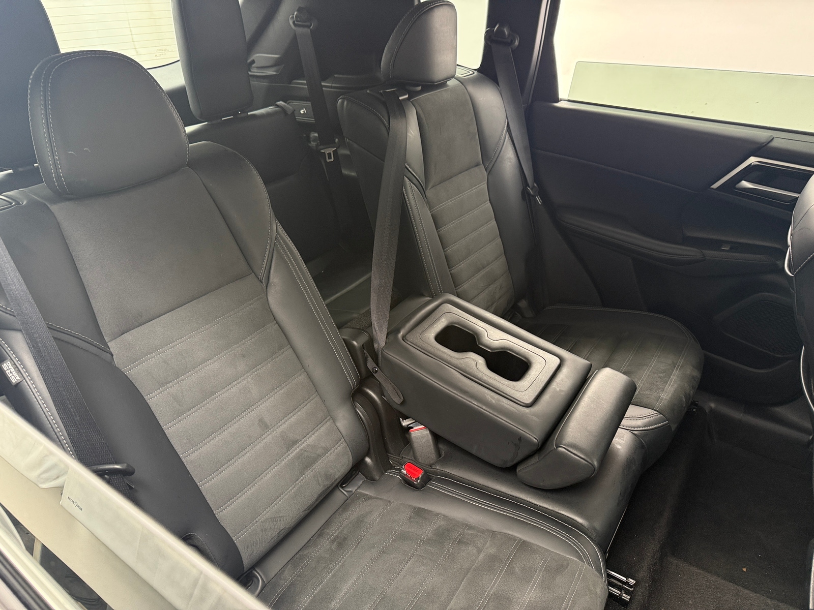 Thumbnail: 2024 Mitsubishi Outlander - 5