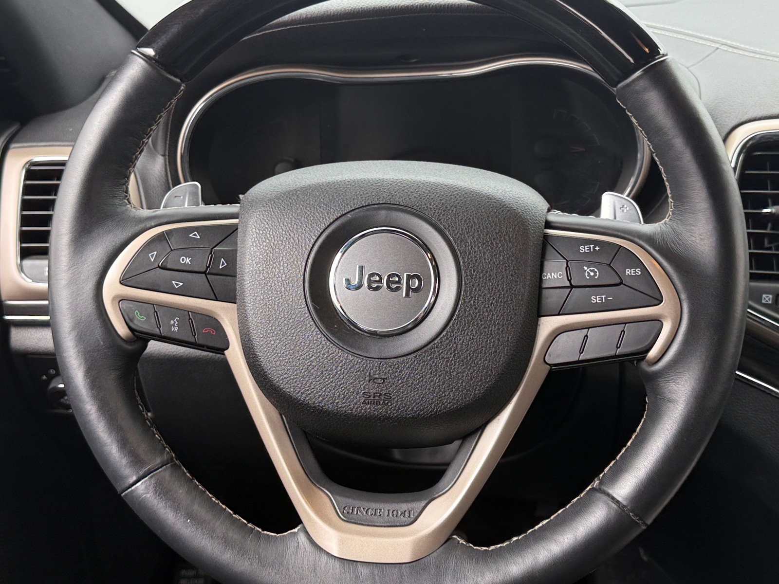 Thumbnail: 2017 Jeep Grand Cherokee - 4