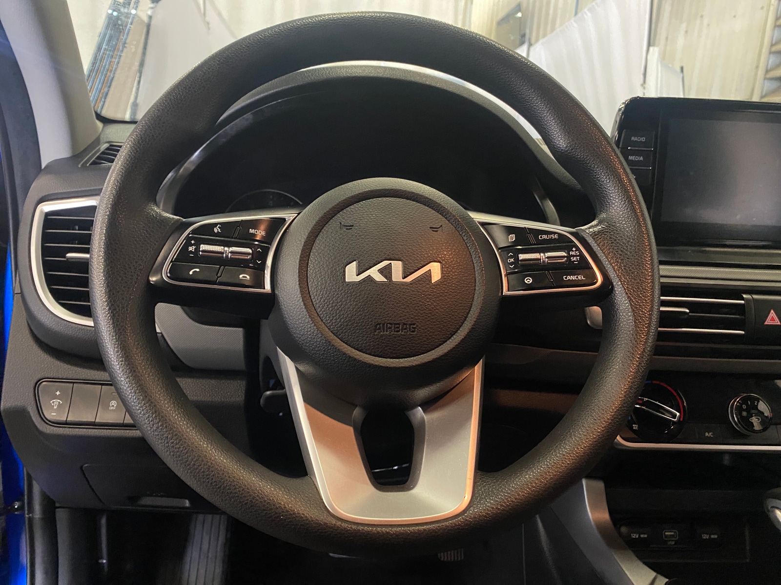 Thumbnail: 2023 Kia Seltos - 5