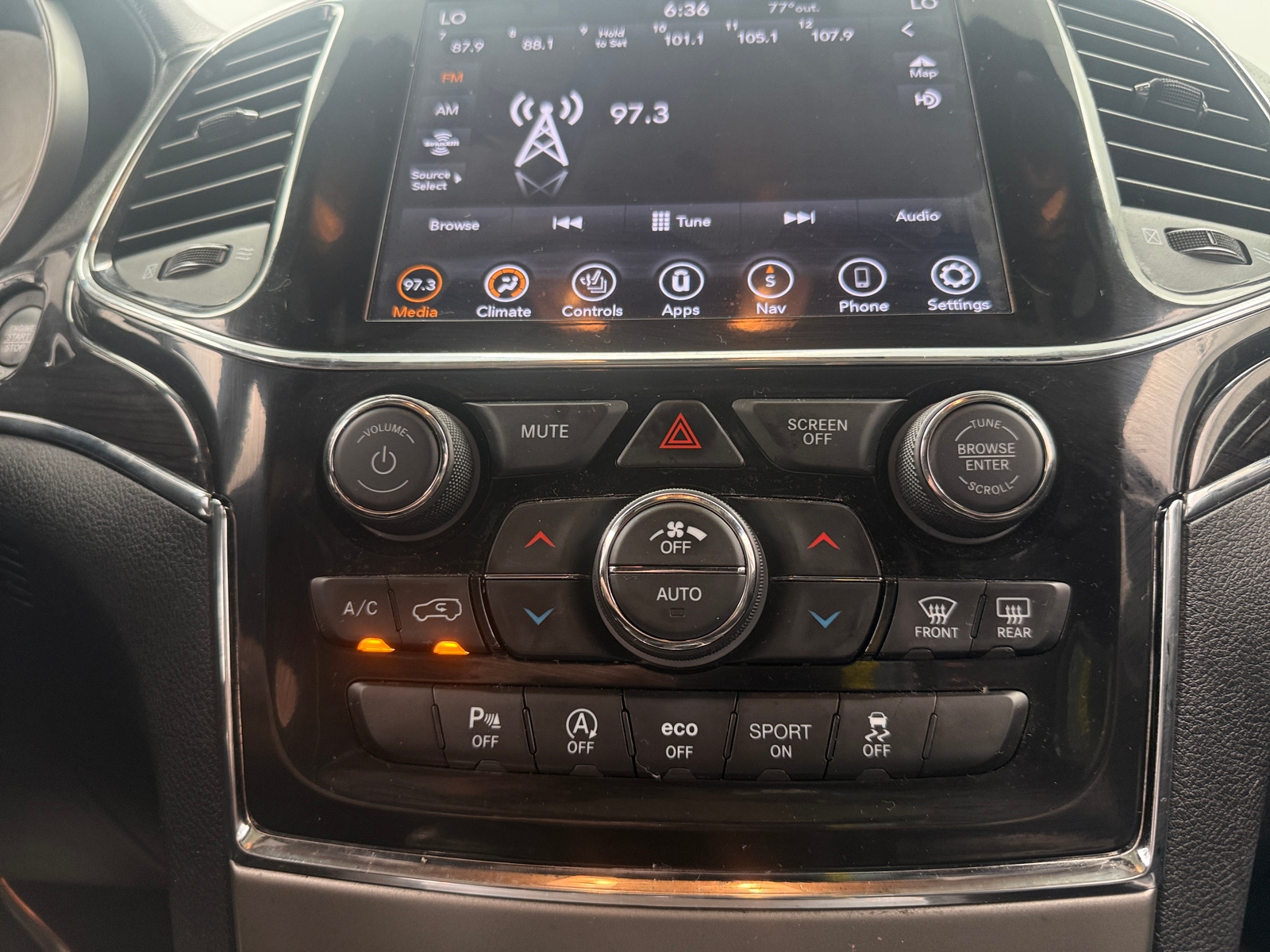 Thumbnail: 2021 Jeep Grand Cherokee - 3