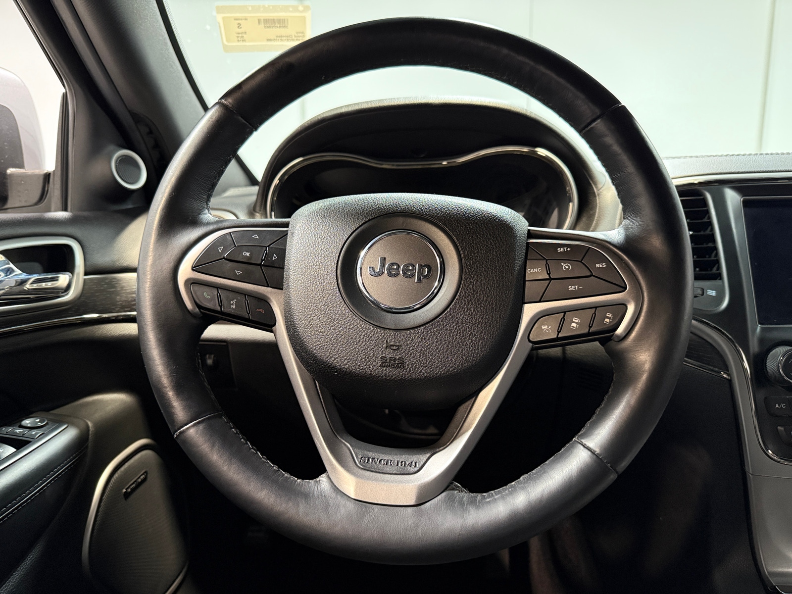 Thumbnail: 2018 Jeep Grand Cherokee - 4