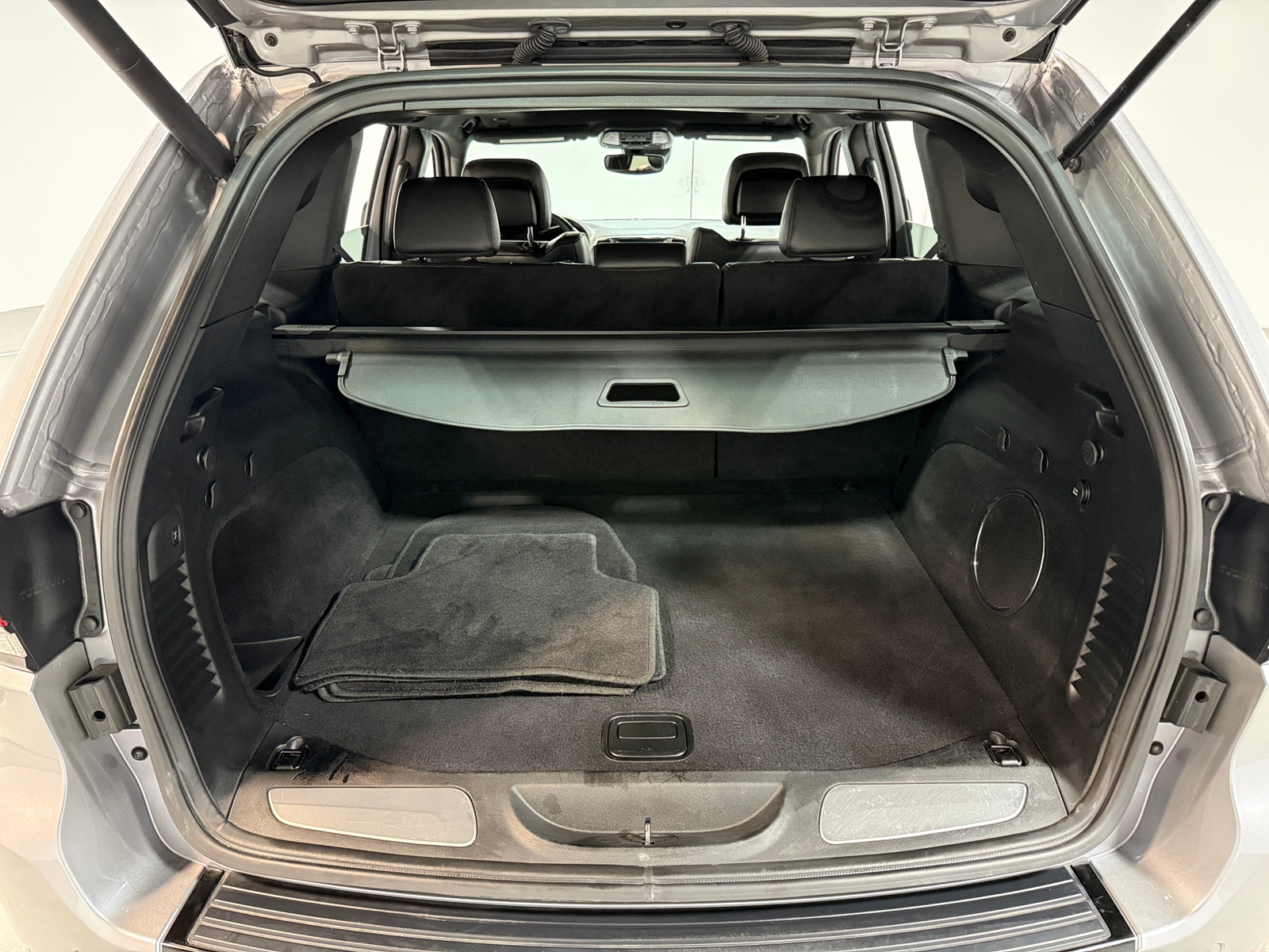 Thumbnail: 2018 Jeep Grand Cherokee - 6