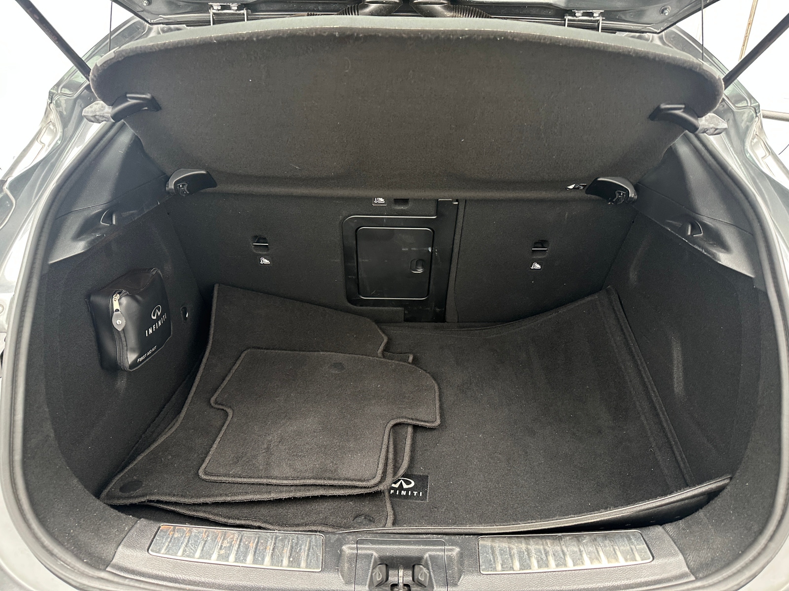Thumbnail: 2019 INFINITI QX30 - 6