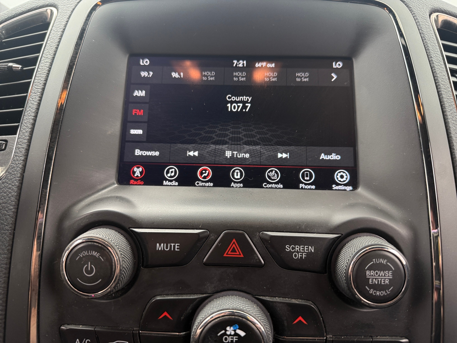 Thumbnail: 2019 Dodge Durango - 3