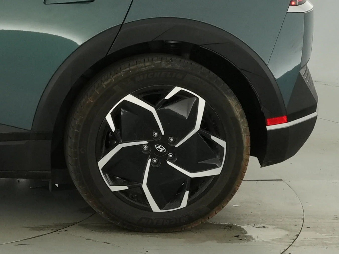 2024 Hyundai IONIQ 5 SEL - Photo 23