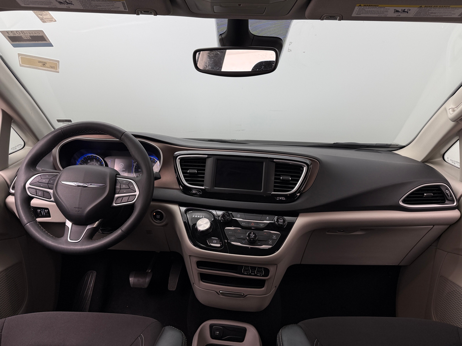 Thumbnail: 2023 Chrysler Voyager - 3